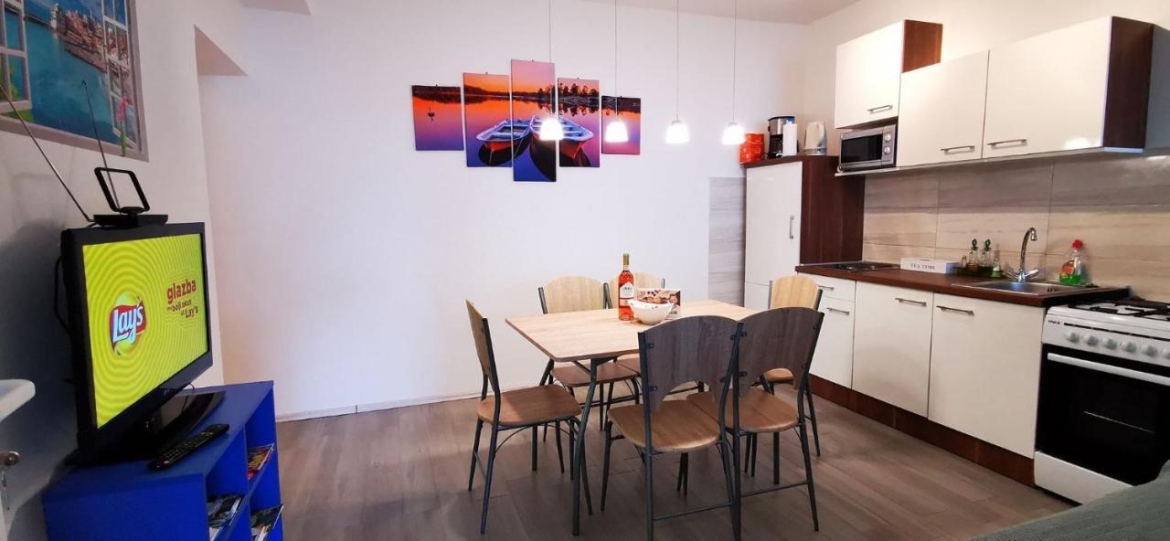 Apartments Kk เซลินา ภายนอก รูปภาพ